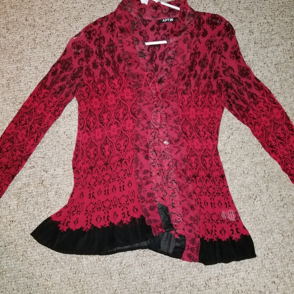 Cute dressy top medium